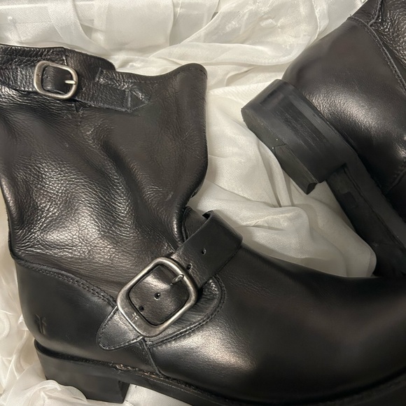 Frye Veronica leather boots - Like New! - Picture 10 of 15